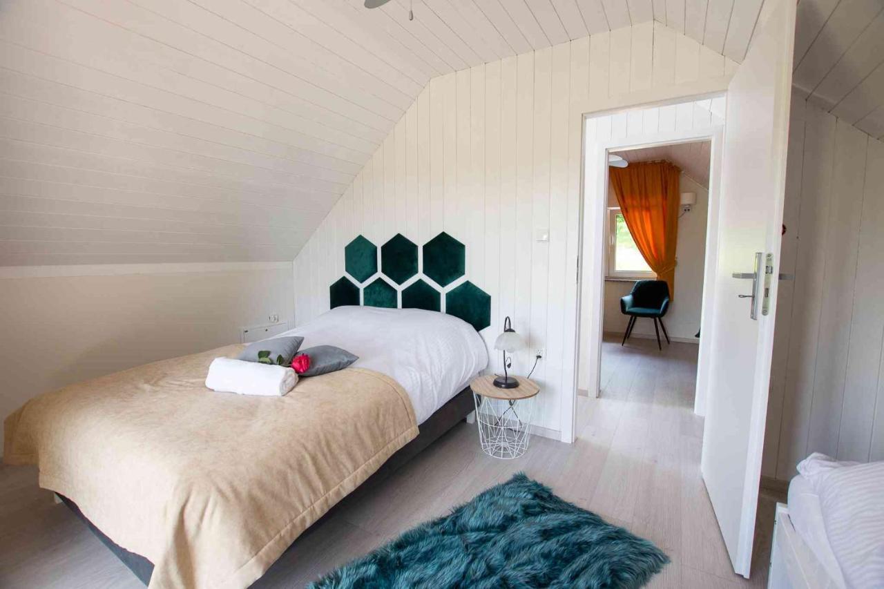Resort Holiday Natural - Gosciniec Zacisze Chmielno Buitenkant foto
