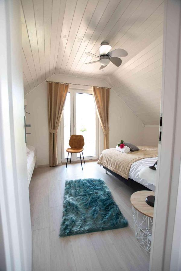 Resort Holiday Natural - Gosciniec Zacisze Chmielno Buitenkant foto